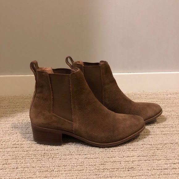Steve Madden Dover Chelsea Bootie - Picture 2 of 4
